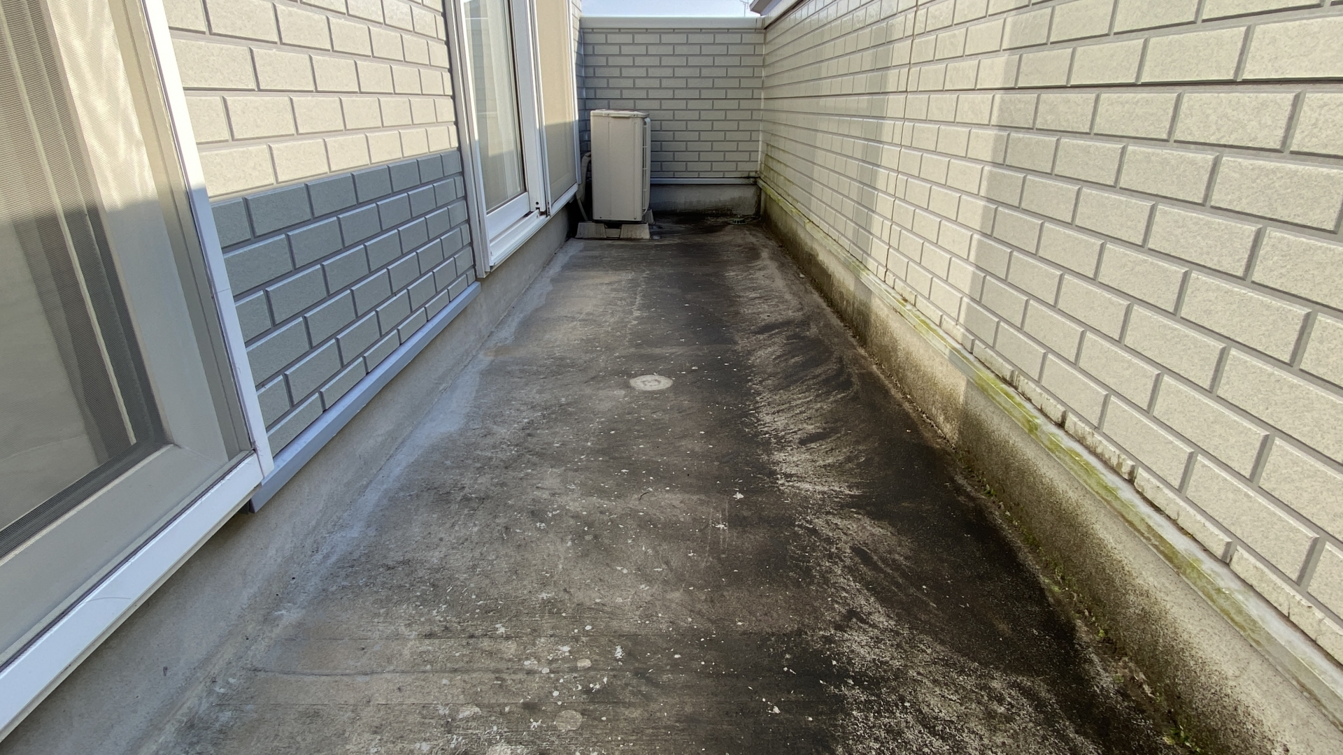 ベランダの雨漏り修理 before